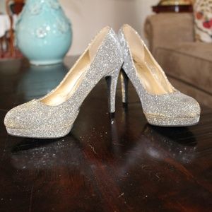 Fioni Night, Gold Shimmer Metallic heels